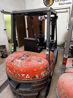TOYOTA F2550