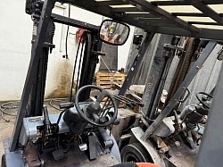 TOYOTA F2550
